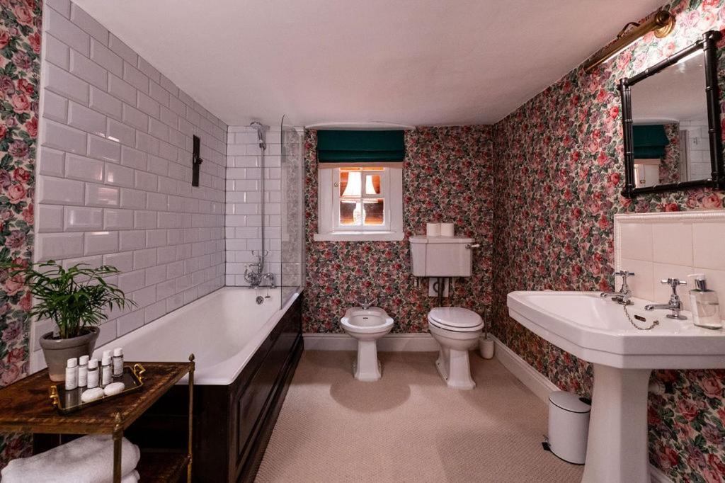 Colston Bassett Martin Arms Bed & Breakfast エクステリア 写真